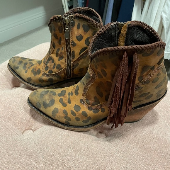 Liberty Black leopard booties - Picture 2 of 6